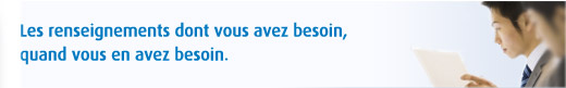 Image d'un homme lisant un document papier