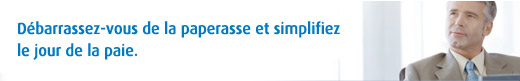 Image d'un homme devant son ordinateur.