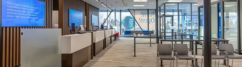 Photo de l’intérieur de la succursale bancaire