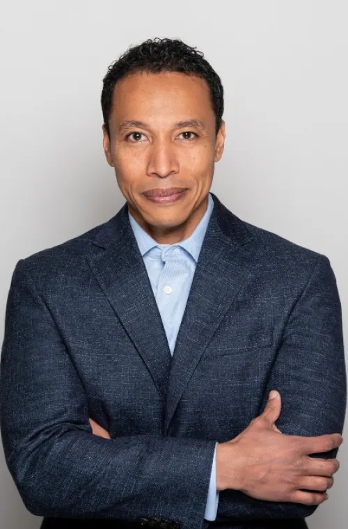 Headshot of Darrel Hackett