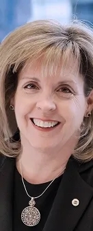 Headshot of Carolyn Booth