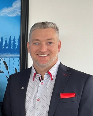 Headshot of Dan Adams