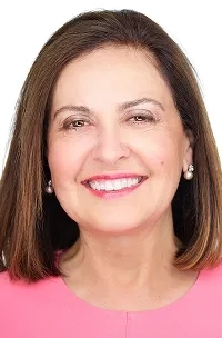 Headshot of Halé Behzadi