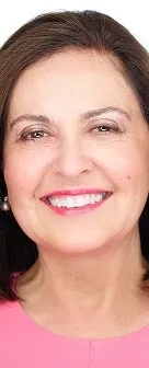 Headshot of Halé Behzadi